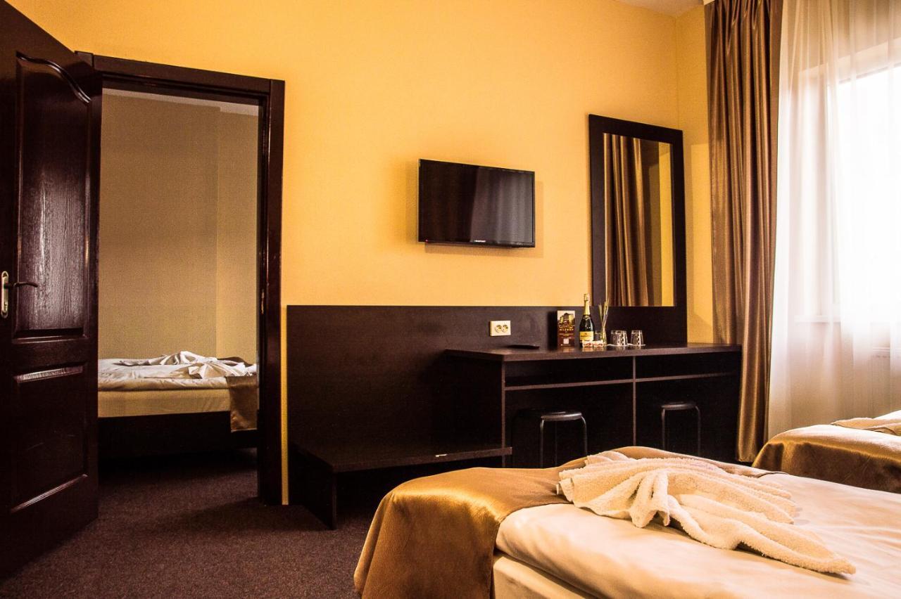 Malyvo Hotel Deljatin Kültér fotó