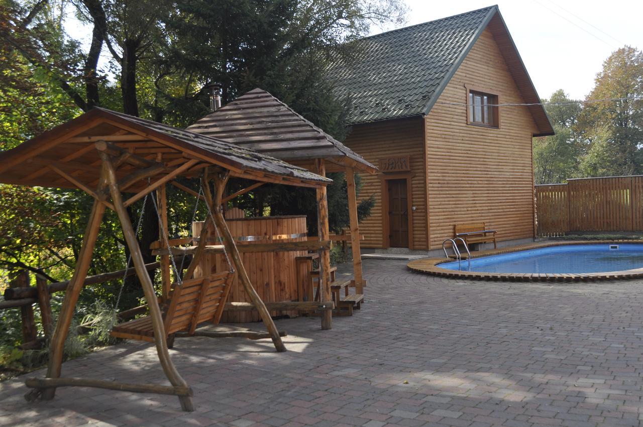 Malyvo Hotel Deljatin Kültér fotó