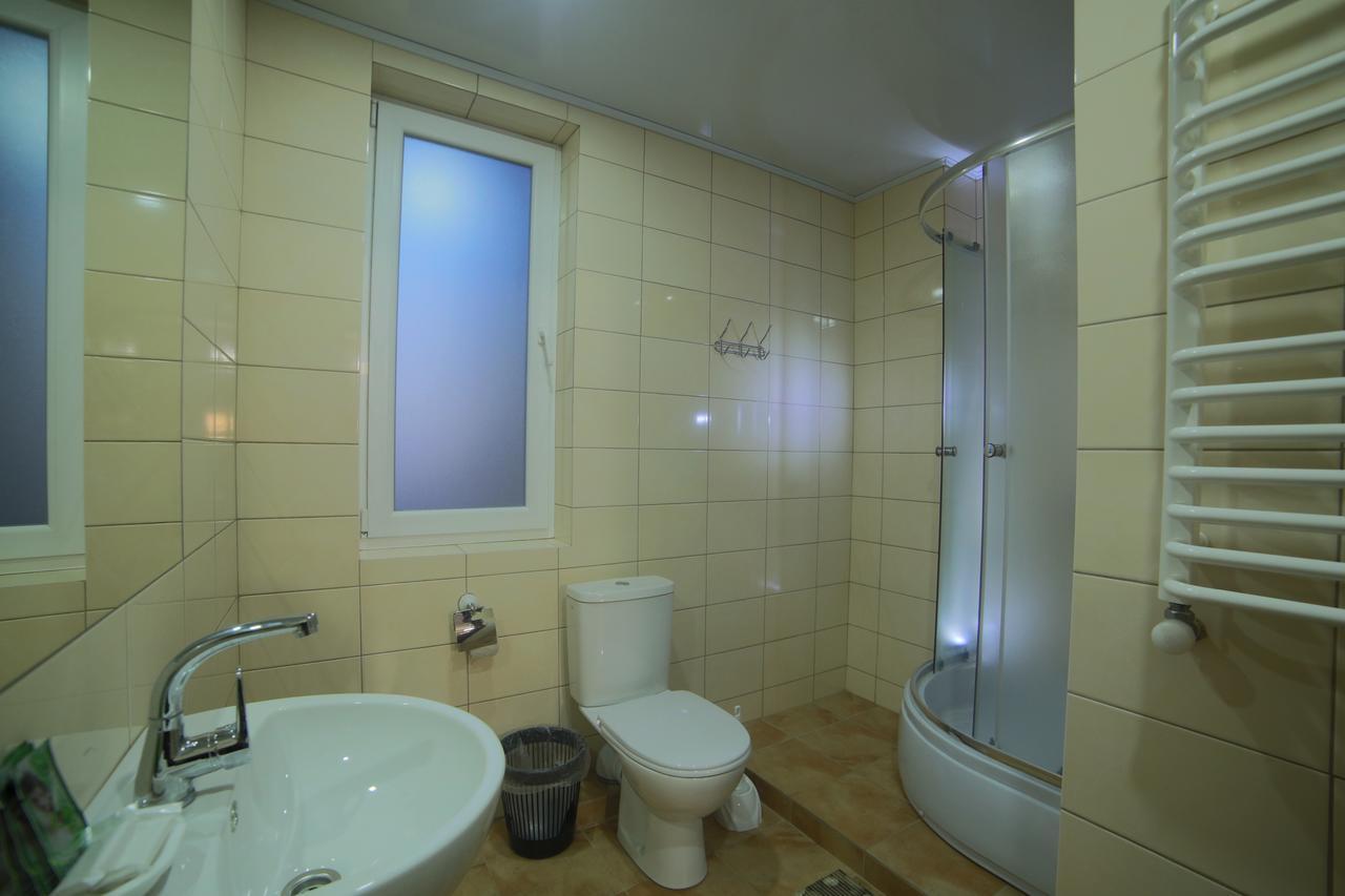 Malyvo Hotel Deljatin Kültér fotó