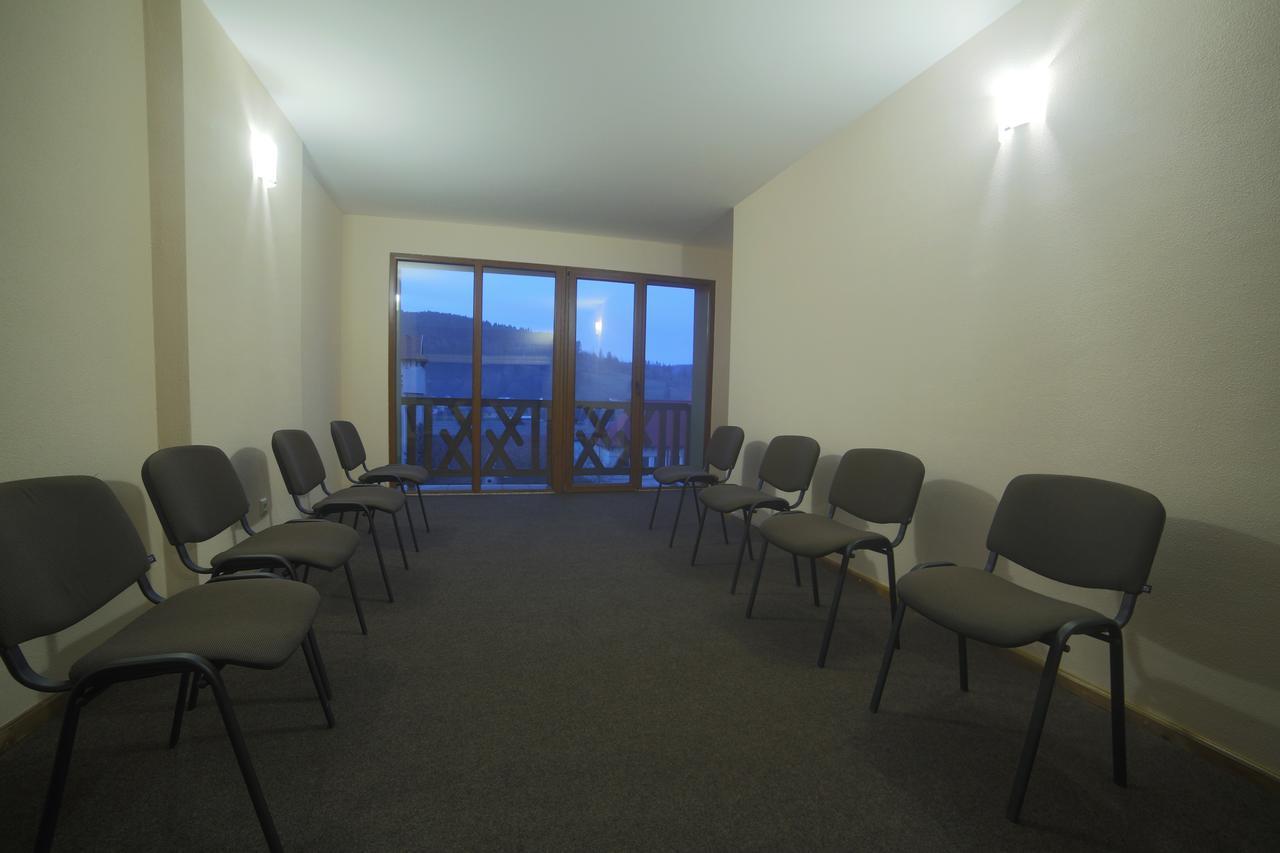 Malyvo Hotel Deljatin Kültér fotó