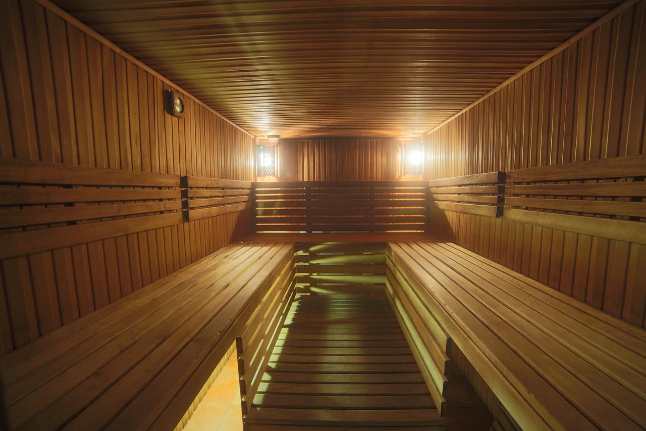 Malyvo Hotel Deljatin Kültér fotó