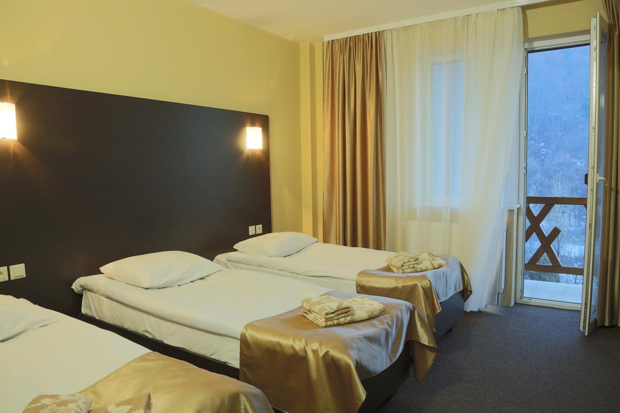 Malyvo Hotel Deljatin Kültér fotó