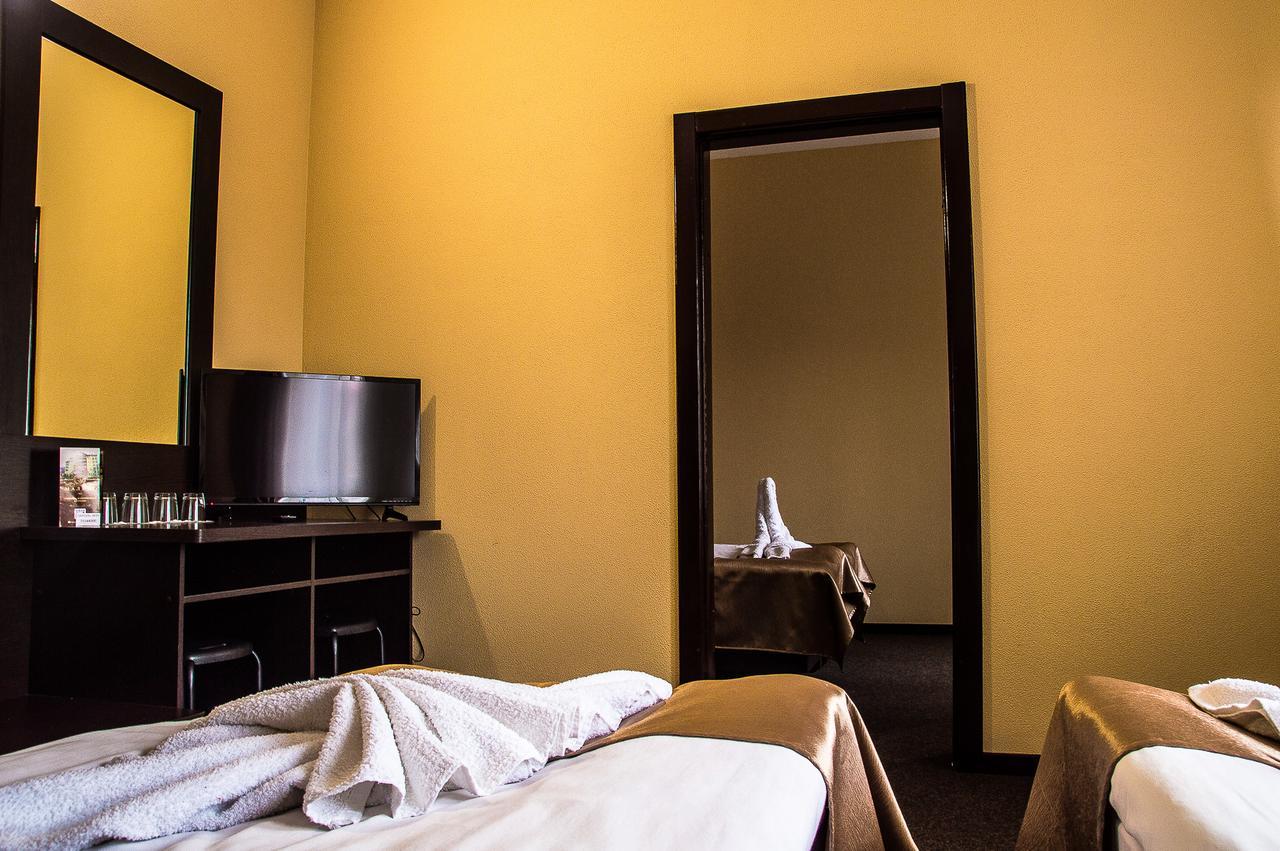 Malyvo Hotel Deljatin Kültér fotó