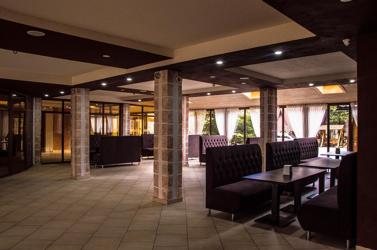 Malyvo Hotel Deljatin Kültér fotó