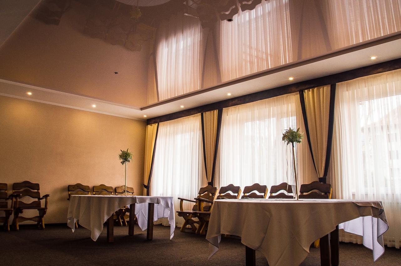 Malyvo Hotel Deljatin Kültér fotó