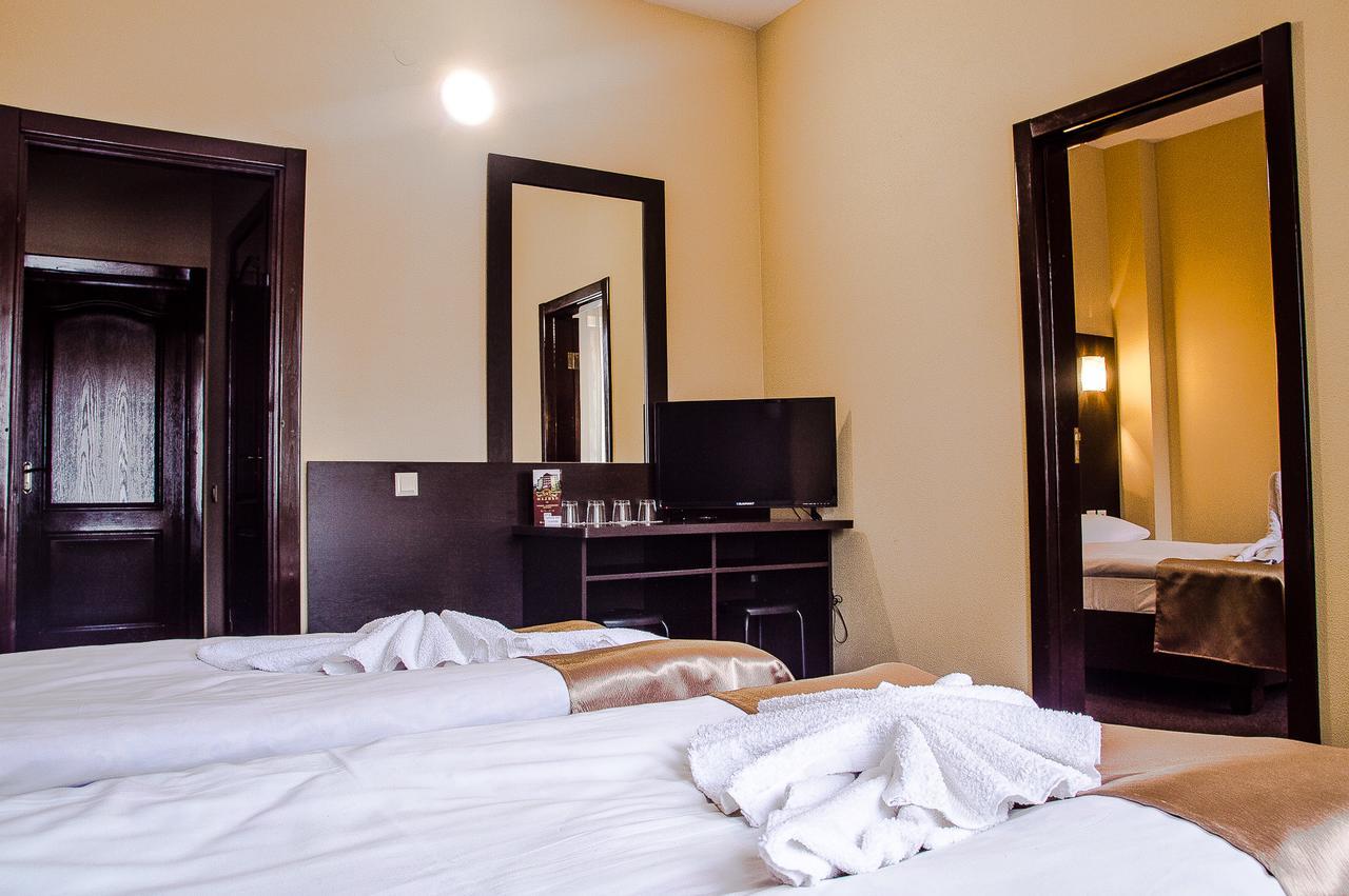 Malyvo Hotel Deljatin Kültér fotó
