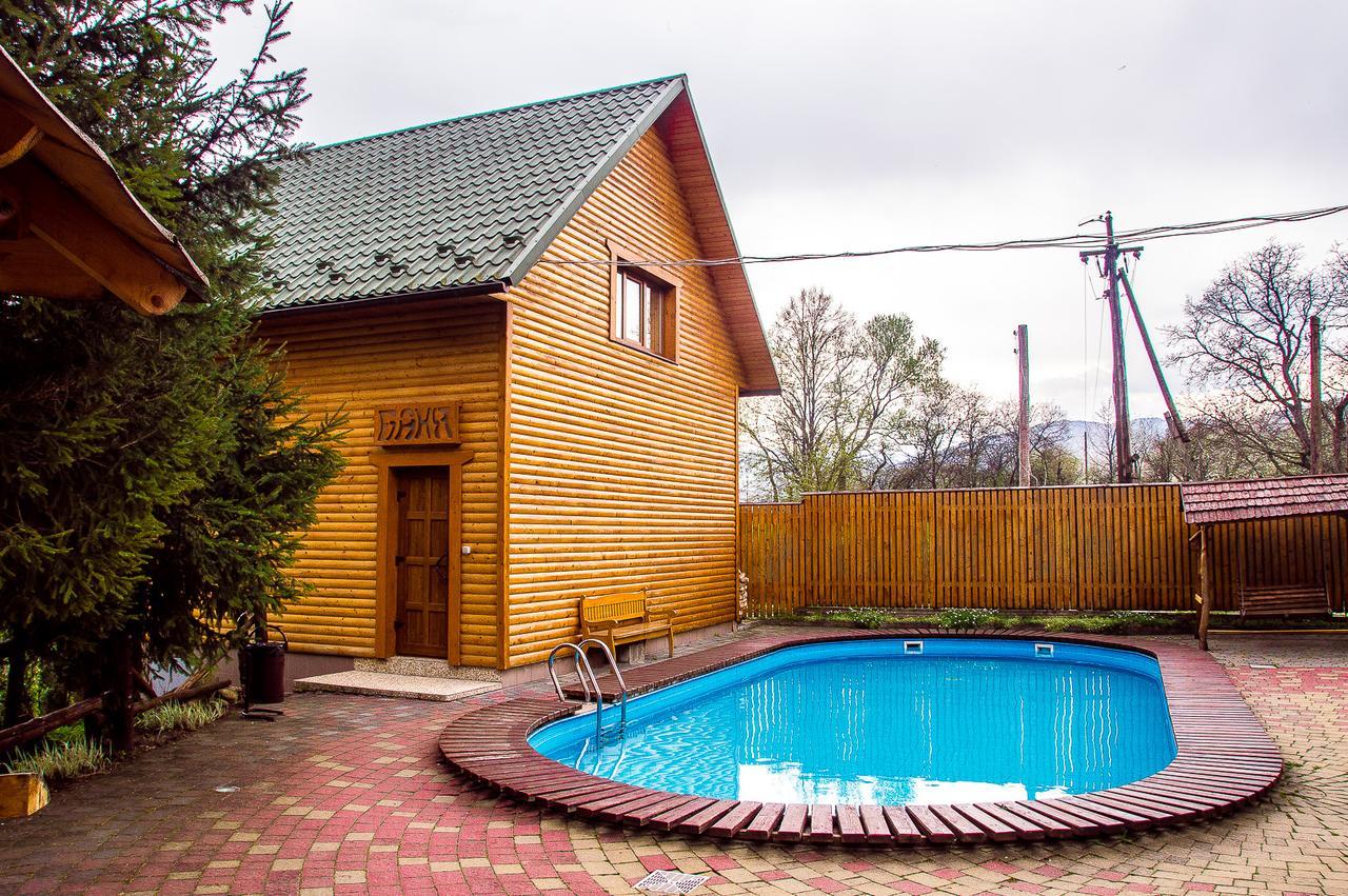 Malyvo Hotel Deljatin Kültér fotó